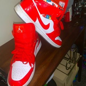 Jordan 1 Barcelona sweater, brand new size 11